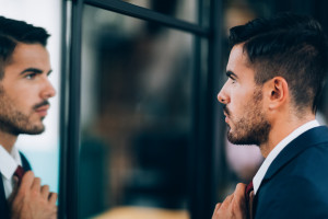 Riya Merupakan Syirik Kecil, Yuk Perbaiki Hati saat Beribadah