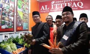 Pesantren Bisa Jadi Pusat Pengembangan Industri Makanan Halal
