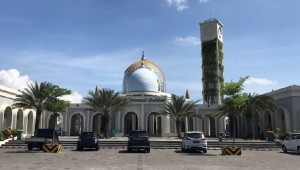 Menikmati Pesona Andalusia di Masjid KH Ahmad Dahlan Gresik
