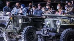 Menparekraf Nonton Konser Secara Drive In di Solo