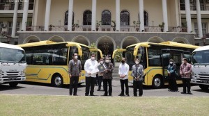 UGM Terima Dua Unit Bus Listrik untuk Mendukung Konektivitas Transportasi di Kampus