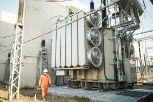 PLN Rampungkan Proyek Strategis Nasional, Listrik Jawa Timur Kian Andal