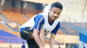 Pamitan, Finky Pasamba Hengkang dari PSIS