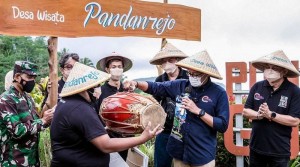 Sandiaga Dorong Penggunaan Konten Digital di Desa Wisata Pandanrejo