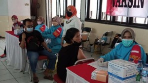 Alumni AKABRI 89 Vaksinasi Disabilitas se Jawa Barat