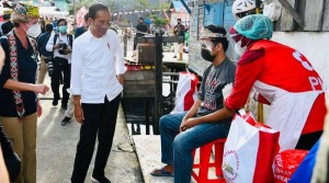 Jokowi Targetkan 70 Persen Penduduk Telah Divaksinasi di Akhir Tahun