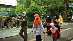 Kebun Binatang Surabaya Jadi Tujuan Wisata Favorit Warga