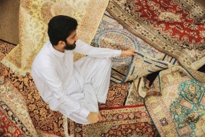 Sultan Karpet Atta Ul Karim Bagi Tips Rawat Permadani Agar Awet