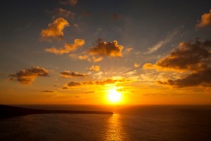 Kenapa Waktu Maghrib Dilarang Keluar? Ini Penjelasannya