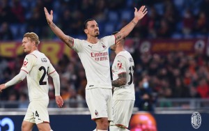 Dengan 10 Pemain, AC Milan Bungkam AS Roma 2-1 di Olimpico