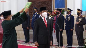 Presiden Jokowi Lantik Mayjen Suharyanto Jadi Kepala BNPB