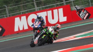 Jonathan Rea Buntuti Toprak di Sesi Latihan Kedua