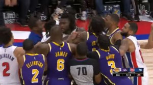 James Diusir Wasit Usai Bikin Stewart Berlumuran Darah