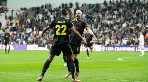 Hasil Laga Grup C: Ajax Gemilang, Peluang Dortmund Tipis