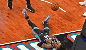 Ja Morant Cedera, Grizzlies Dikalahkan Hawks 100-132