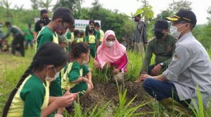 Perhutani Kenalkan Penanaman Pohon Sejak Dini ke Siswa TK