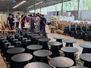 Perusahaan Furnitur di Salatiga Dukung Ciptakan Santripreneur Baru