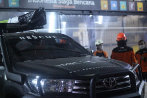 Banjir Lahar Dingin, Tim Indonesia Care Berhasil Evakuasi Lansia