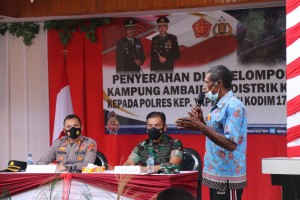 KKB Serahkan Diri, Polri: Masyarakat Yapen Kami Anggap Keluarga