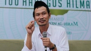 Profil Gus Baha, Santri Kesayangan KH Maimoen Zubair
