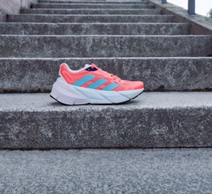 Adidas Adistar Buat Pemakainya Percaya Diri saat Lari Jauh