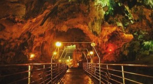 Menilik Gua Jatijajar Destinasi Wisata Unggulan di Kebumen