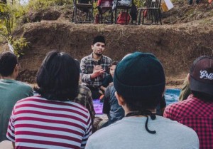 Ustadz Hanan Attaki Gagas PesanTrend di Tengah Hutan untuk Pemuda Hijrah
