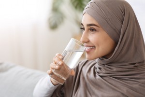 Adab Minum Air yang Islami sesuai Anjuran Rasulullah