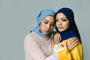 Jangan Bingung, Ini Cara Pilih Hijab Terbaik yang Pas dengan Warna Kulit