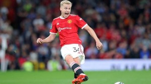 Sepi Peminat, Donny van de Beek Disarankan Bertahan di MU