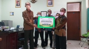 Perhutani Serahkan Bantuan Rp70 Juta untuk Pembangunan Sarana Air Bersih di Wonogiri