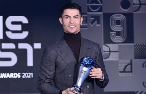 Lewandowski Jadi Pemain Terbaik, Ronaldo Dapat Penghargaan Khusus FIFA 2021