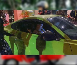 Kendarai Ford Mustang, UAS: Sehebat-hebat Hidup, Sebatas Makan Pakai