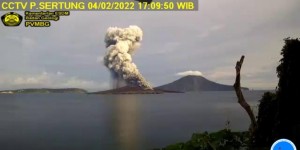 Gunung Anak Krakatau Erupsi, Potensi Lontarkan Lava Pijar