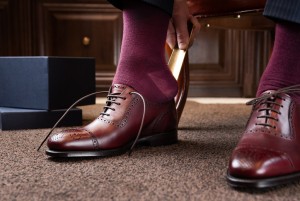 Beli Sepatu Baru Tapi Sempit? Tak Perlu Risau, Atasi dengan Cara Ini