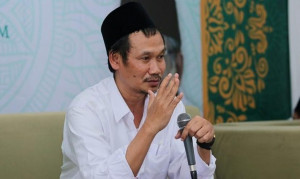 Bagaimana Hukum Makan Uang Donasi Anak Yatim? Ini Jawaban Gus Baha