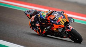 Brad Binder Tercepat di Hari Kedua, Marquez Terlempar dari 10 Besar