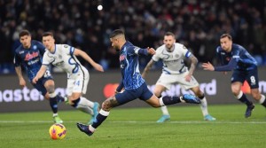 Napoli vs Inter Milan Berakhir Imbang 1-1, Tiga Besar Kian Panas