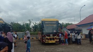 Teman Bus Jadi Pilihan Warga Sulsel Berwisata di Akhir Pekan