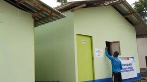 Indonesia Care dan LFU Serahkan Kunci Huntara untuk Pengungsi Semeru