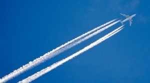 Heboh Isu Omicron Disebar Lewat Chemtrail Pesawat, BMKG: Hoaks