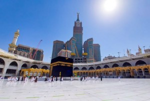 Arab Saudi Batalkan Layanan Visa Tuan Rumah Umroh