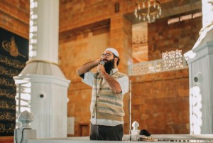 Tuai Kontroversi, Ustadz Asroni: Jangan Sampai Lupa Keutamaan Adzan