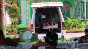 Meski Sakit, Anak Ini Tetap Ikut MTQ dari Dalam Ambulans
