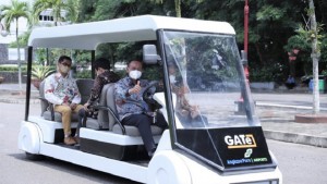 Kendaraan Listrik UGM Siap Layani Transportasi di Bandara YIA