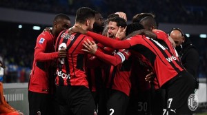 Bungkam Napoli, Olivier Giroud Bawa Milan ke Puncak Klasemen