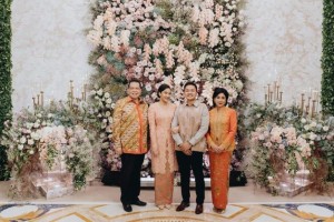 Putri Tanjung Resmi Dilamar, Apa Itu Tunangan dalam Islam?