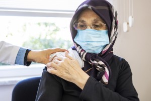 Dokter UI: Lansia Tak Perlu Takut Vaksinasi