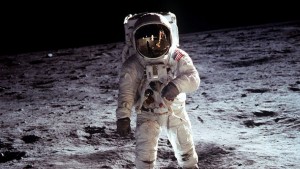 Foto-Foto Astronot Mendarat di Bulan Dijual Rp2,4 Miliar