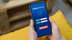 Tips Amankan Akun Mobile Banking dari Peretasan
